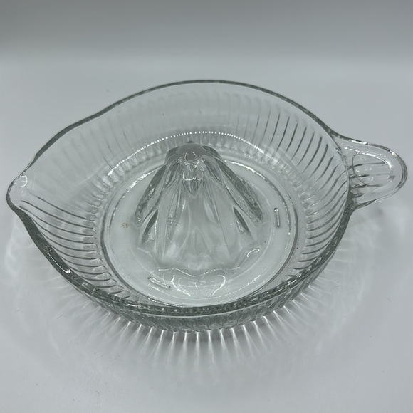 Vintage Federal Glass, Pressed Glass Juicer Circa 1950s, Excellent Condition - Picture 2 of 3